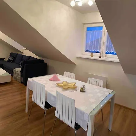 Apartamento Krásny Podkrovný 3-izbový V širšom Centre Breza